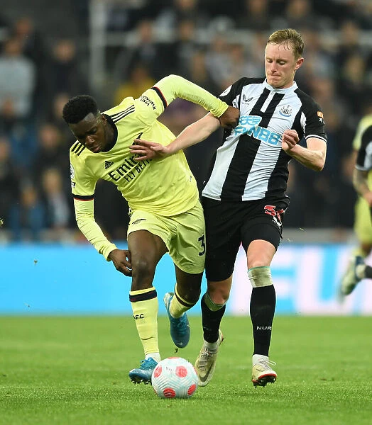 Newcastle United vs. Arsenal: Intense Battle Between Eddie Nketiah and Sean Longstaff in Premier League Clash