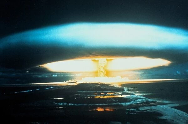150-megaton thermonuclear explosion, Bikini Atoll, l March 1854. Unexpected spread