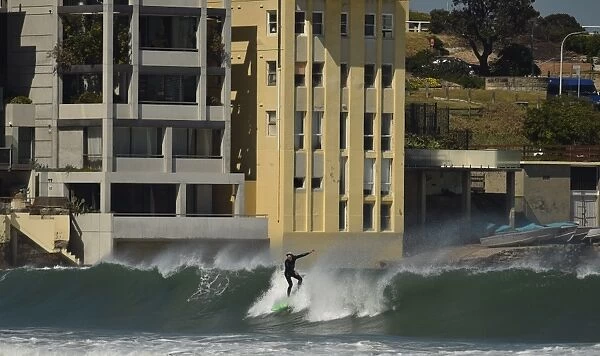 Australia-Surfer-Wave-Bondi