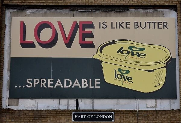 Britain-London-Spread-Love