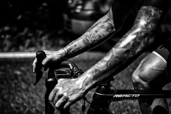 Cycling-Fra-Tdf2017-Feature-Black and White