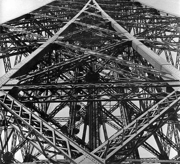 Fra-Eiffel Tower