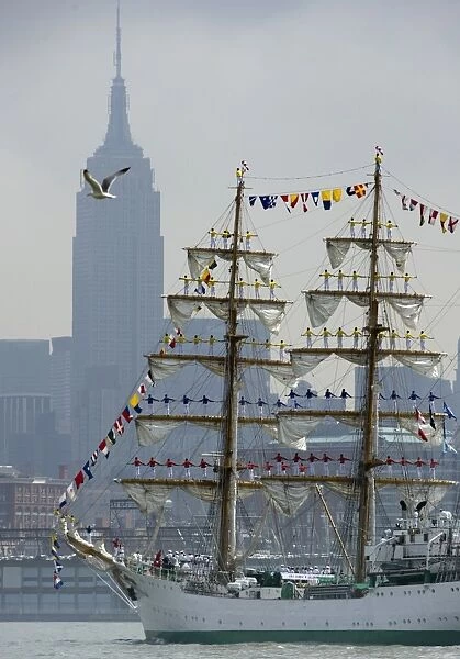 Us-Fleet Week-Tall Ships
