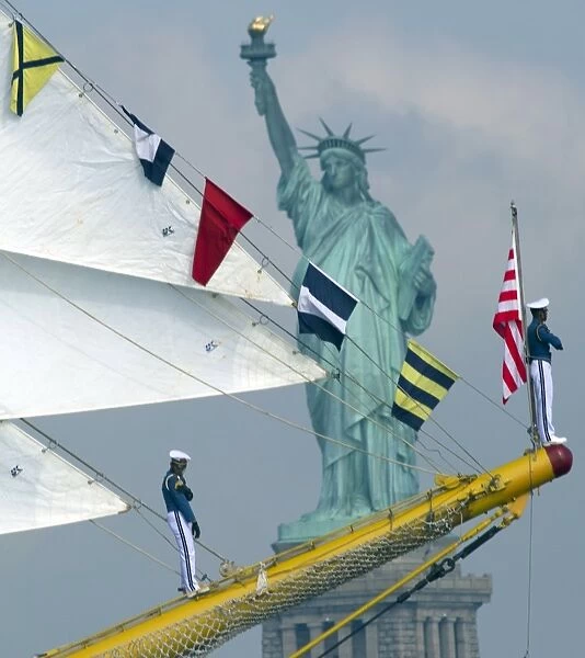 Us-Fleet Week-Tall Ships-Statue of Liberty