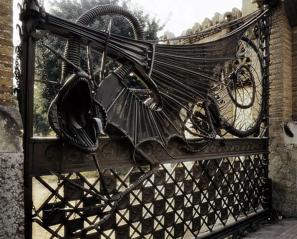 Dragon, gate, Finca Guel, Barcellona, 1884-87