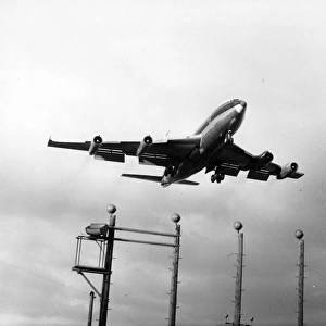 Boeing 707-138B G-AVZZ of Laker Airways on final approach