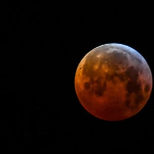 France-Eclipse-Moon