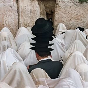 Retro-Israel-Orthodox Jews-Hat-Taleth-Passover Prayer