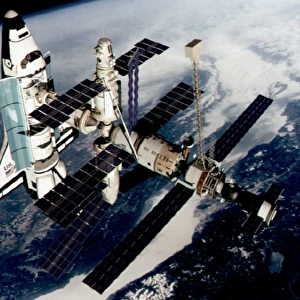 Us-Shuttle-Space Station