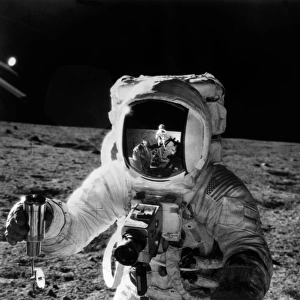 Us-Space-Moon-Apollo XII
