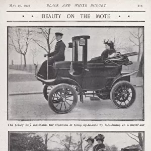 British actresses Lily Langtry, Evie Greene and Maggie May motoring, 1902 (b / w photo)