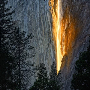 The snow at Horsetail Falls begins to melt in mid-February, enabling the falls
