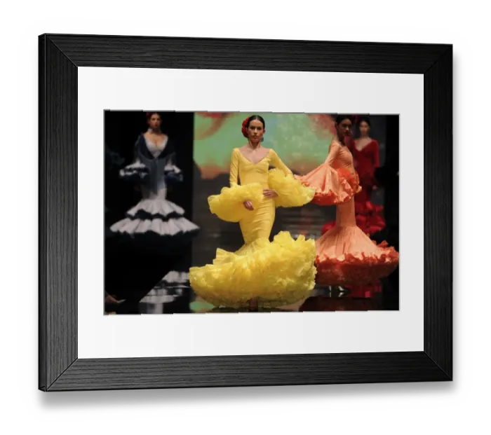 Framed Print : Fashion-Spain-Flamenco