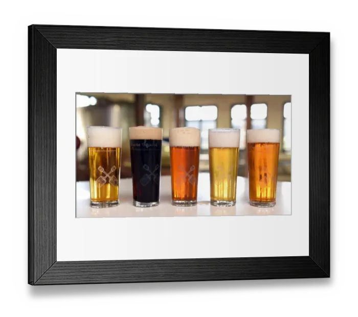 Framed Print : Australia-Lifestyle-Beer