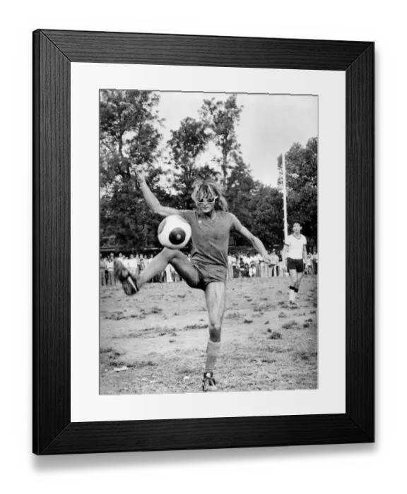Framed Print : Retro-Polnareff-Football