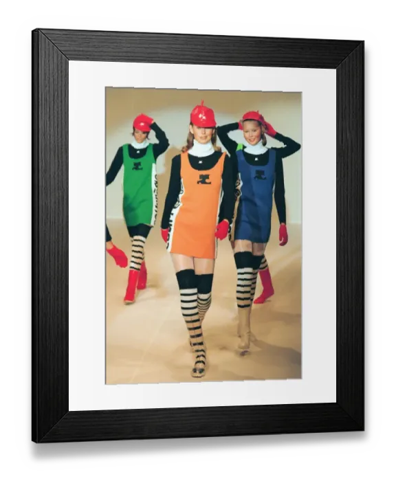 Framed Print : Retro 2000-Mode-Fashion-Courreges Framed Print : Retro 2000-Mode-Fashion-Courreges
