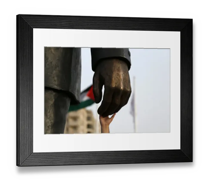 Framed Print : Palestinian-Safrica-Mandela-Statue