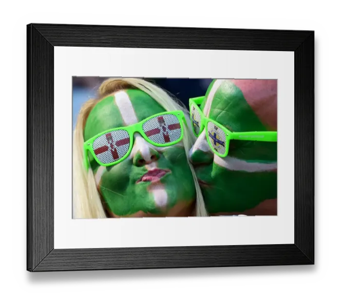 Framed Print : Fbl-Euro-2016-Match6-Pol-Nir-Fans Framed Print : Fbl-Euro-2016-Match6-Pol-Nir-Fans