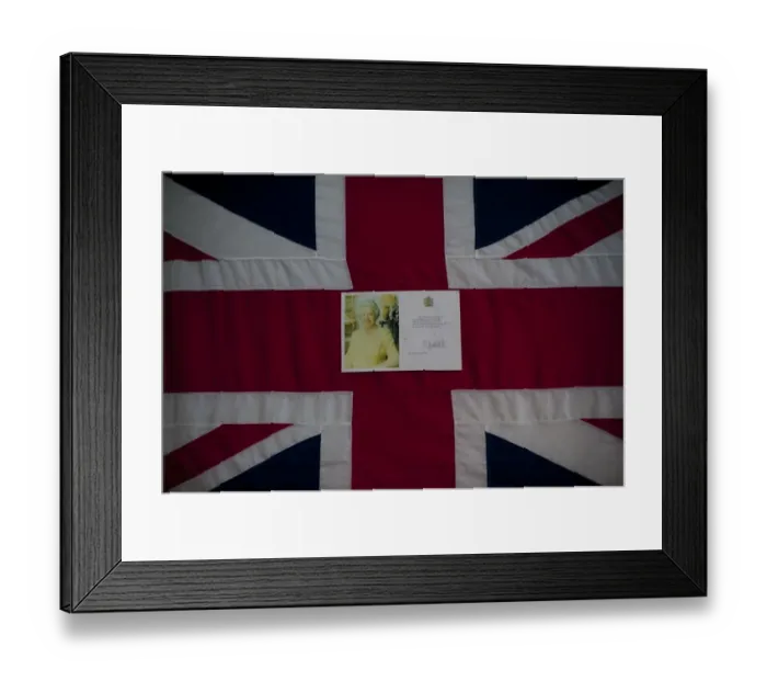 Framed Print : Britain-Royalty-Queen-Flag