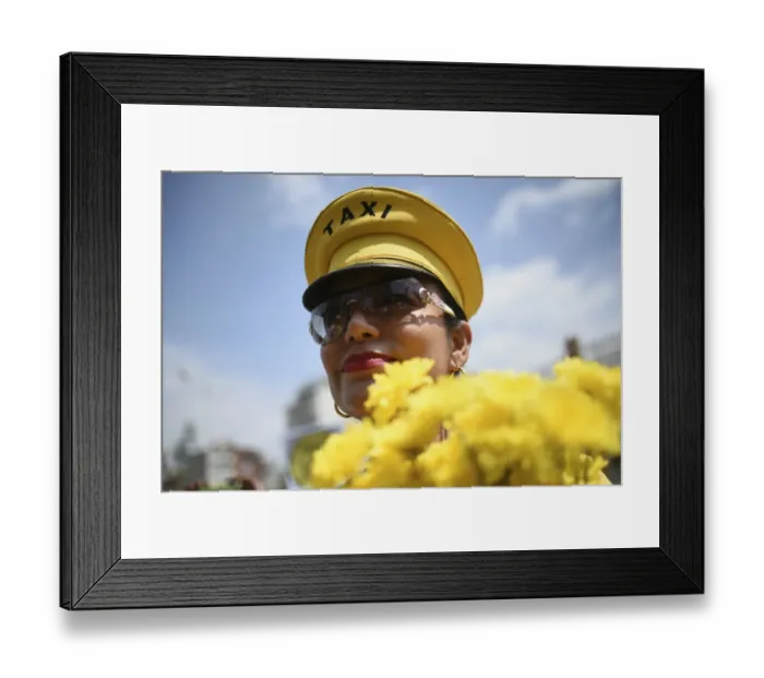 Framed Print : Colombia-Taxi-Woman Framed Print : Colombia-Taxi-Woman