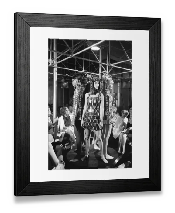 Framed Print : France-Mode-Rabanne-1968 Framed Print : France-Mode-Rabanne-1968