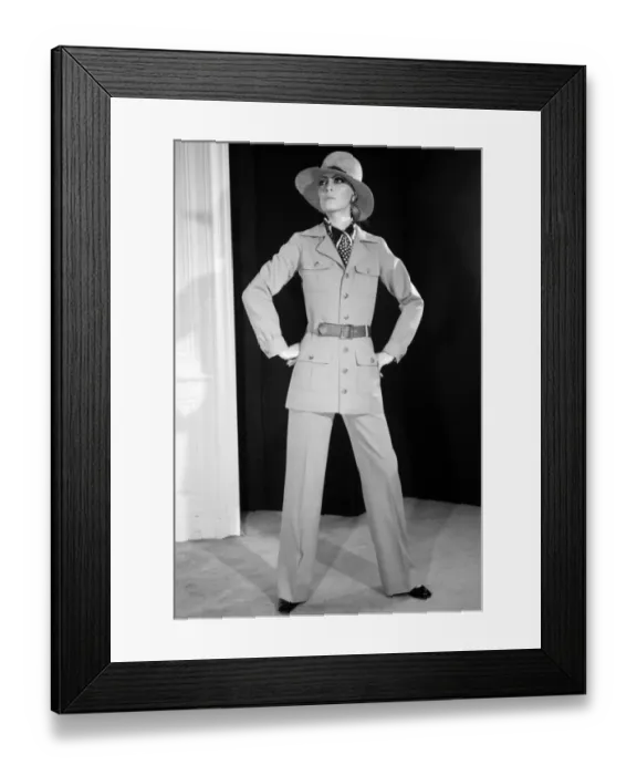 Framed Print : Retro 2000-Mode-Fashion-Saint-Laurent Framed Print : Retro 2000-Mode-Fashion-Saint-Laurent