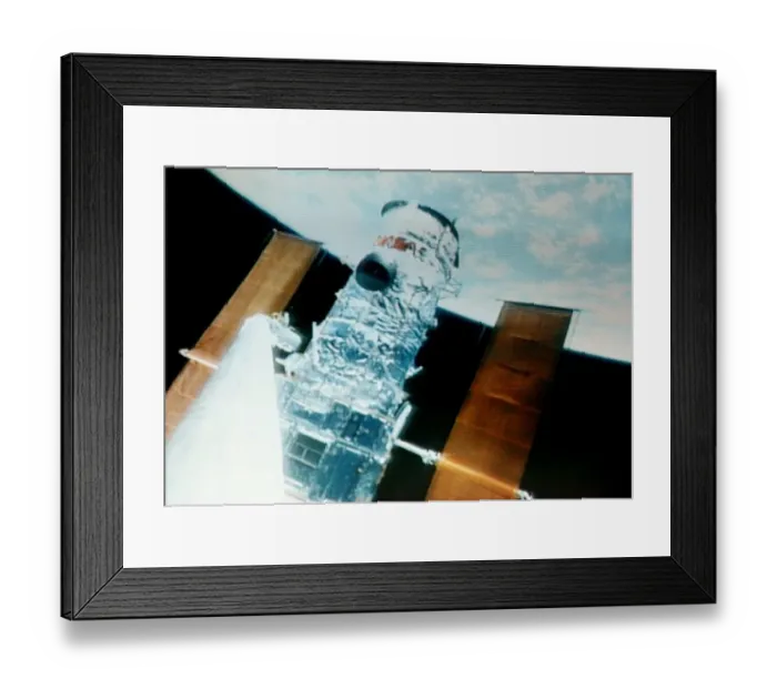 Framed Print : Us-Shuttle-Earth Rise Framed Print : Us-Shuttle-Earth Rise