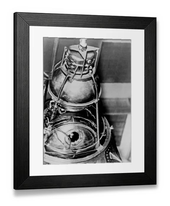 Framed Print : Satellite-Spoutnik-236747 Framed Print : Satellite-Spoutnik-236747