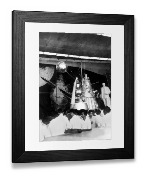 Framed Print : Espace-Lunik Framed Print : Espace-Lunik
