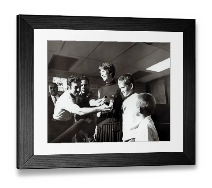 Framed Print : Us-Space-Moon-Apollo Xi-Family