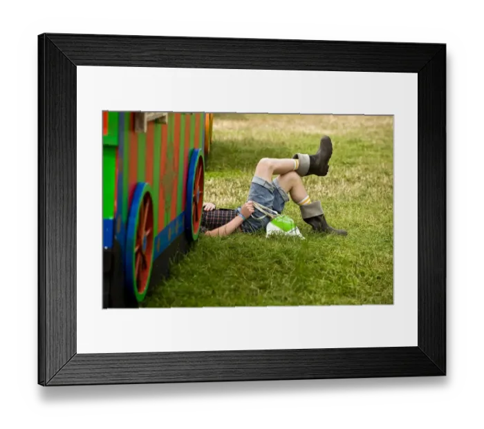 Framed Print : Britain-Ent-Music-Festival-Glastonbury