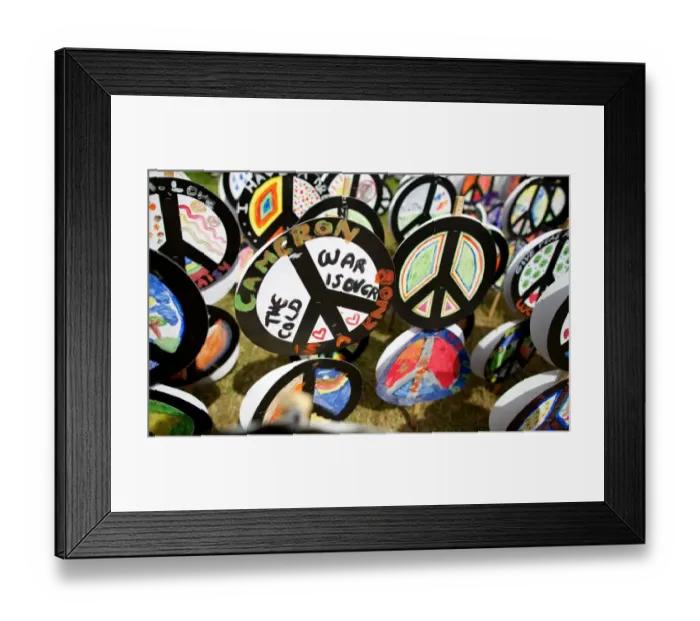 Framed Print : Britain-Ent-Music-Festival-Glastonbury