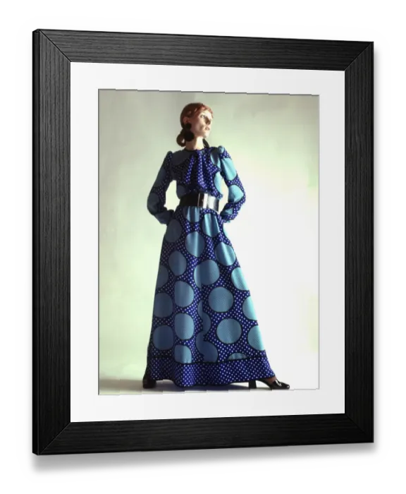 Framed Print : Retro 2000-Mode-Fashion-Dior Framed Print : Retro 2000-Mode-Fashion-Dior