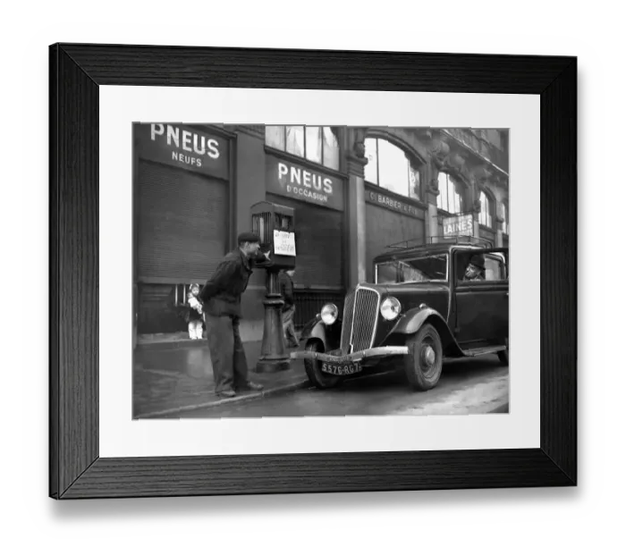 Framed Print : France-Greves-1947-Pompiste