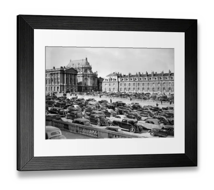 Framed Print : Cars of deputies and senators, reunited in Congress at Versailles Castle