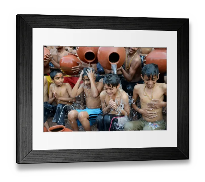 Framed Print : India-Religion-Hindu-Bathe Framed Print : India-Religion-Hindu-Bathe