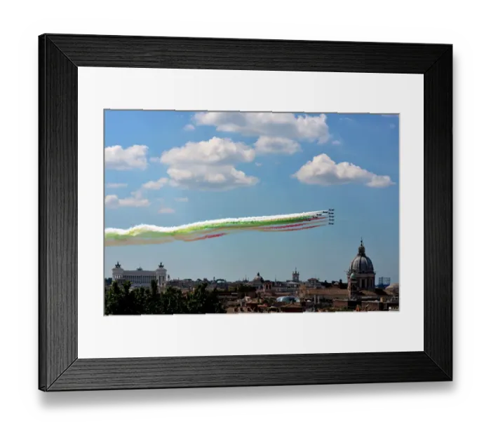 Framed Print : The Italian Air Force Aerobatic Unit, Frecce Tricolori Framed Print : The Italian Air Force Aerobatic Unit, Frecce Tricolori