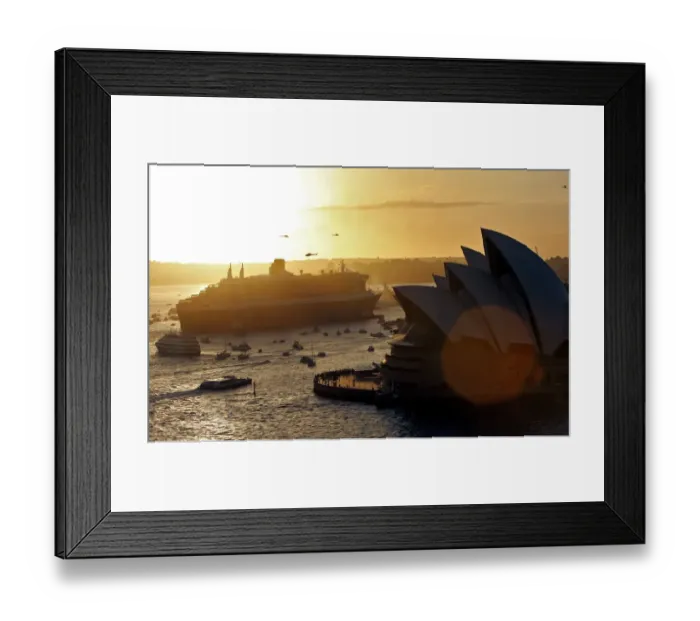 Framed Print : Australia-Britain-Ships-Cunard-Queen Mary 2 Framed Print : Australia-Britain-Ships-Cunard-Queen Mary 2