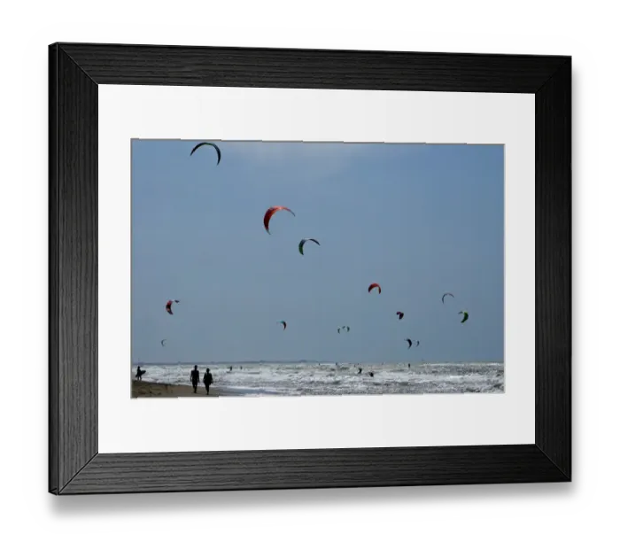 Framed Print : Italy-Surfing-Leisure-Kitesurf