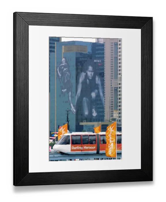Framed Print : Oly2000-Freeman-Hewitt-Feature