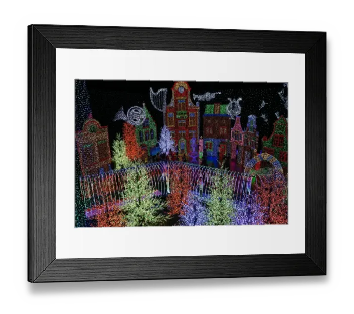 Framed Print : Singapore-Lifestyle-Christmas Framed Print : Singapore-Lifestyle-Christmas