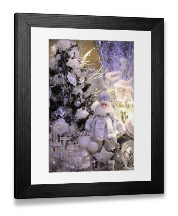 Framed Print : Britain-Xmas-Harrods
