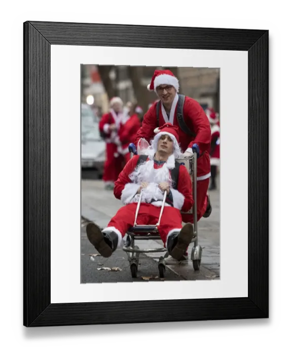 Framed Print : Britain-Christmas-Offbeat