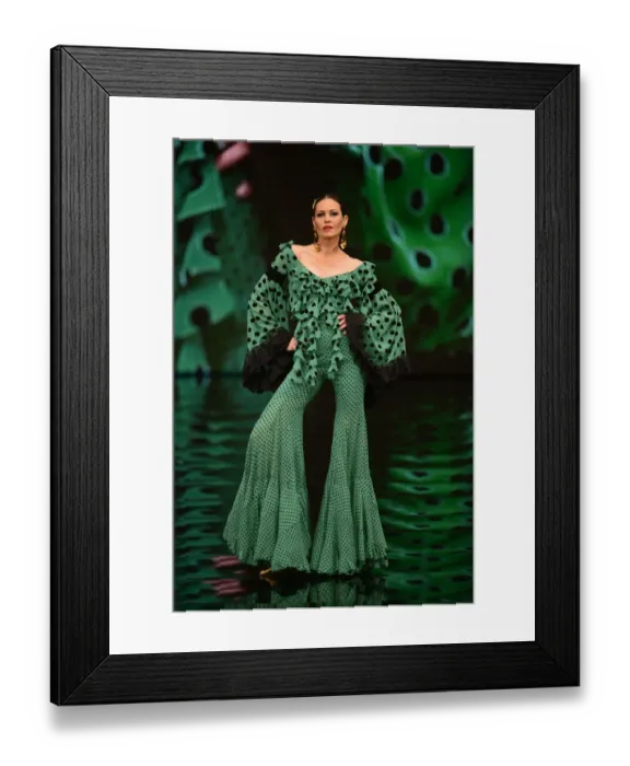 Framed Print : Fashion-Spain-Simof Framed Print : Fashion-Spain-Simof