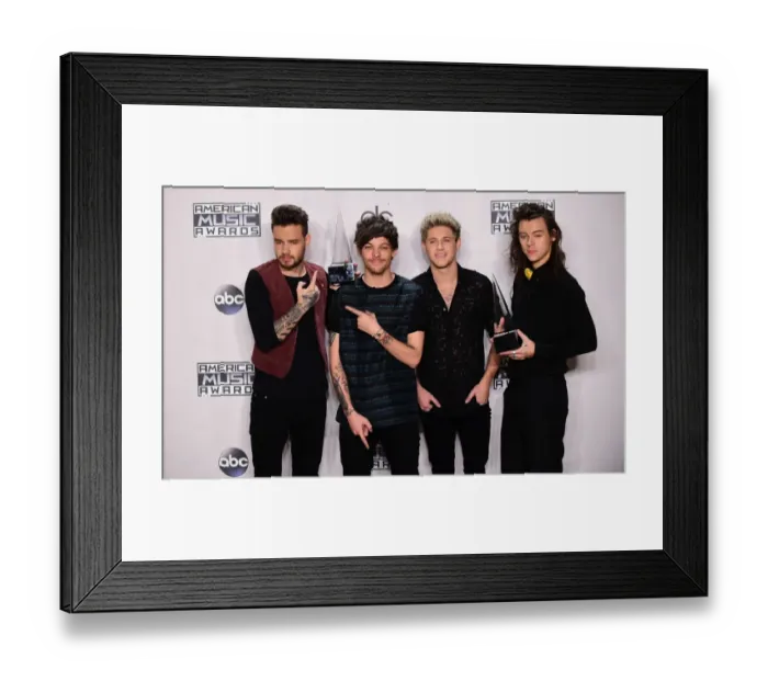 Framed Print : Us-Entertainment-American Music Awards
