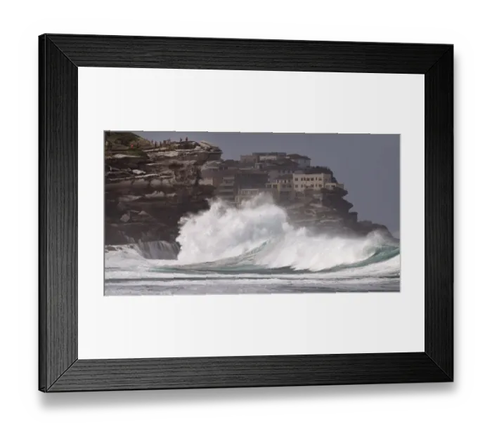 Framed Print : Australia-Weather-Tamarama-Waves