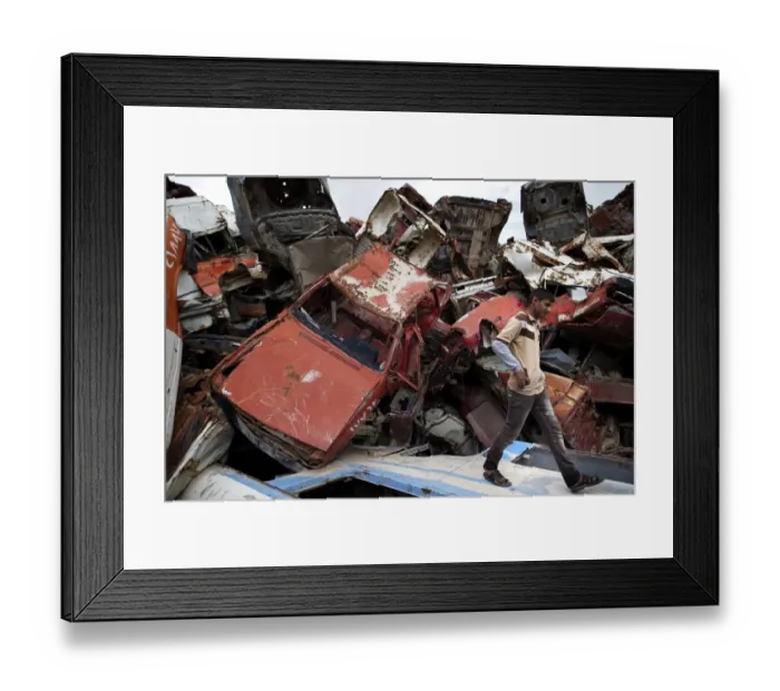 Framed Print : Iraq-Lifestyle-Cars
