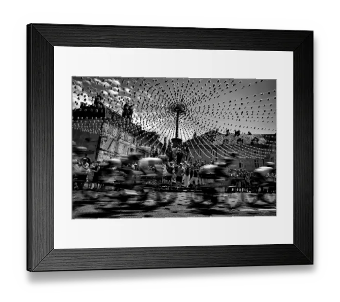 Framed Print : Cycling-Fra-Tdf2017-Fans-Black and White