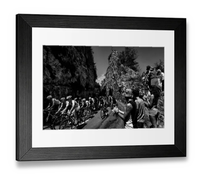 Framed Print : Cycling-Fra-Tdf2017-Pack-Fans-Black and White