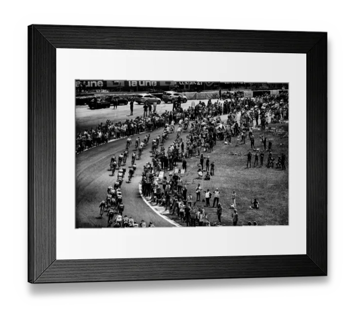 Framed Print : Cycling-Fra-Bel-Tdf2017-Pack-Fans-Black and White